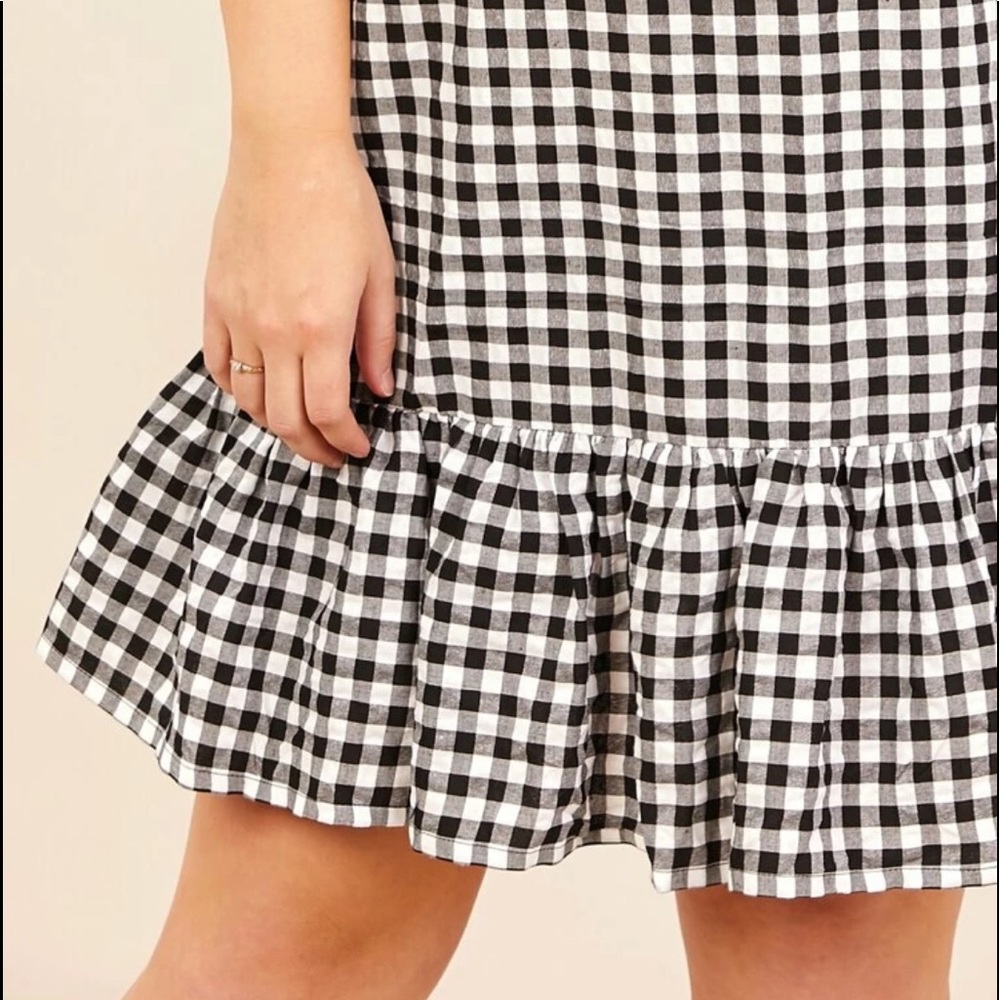 🖤🆕BEBE BLACK PLAID RUFFLE SHIFT DRESS🖤NWT🖤 - Picture 2 of 5